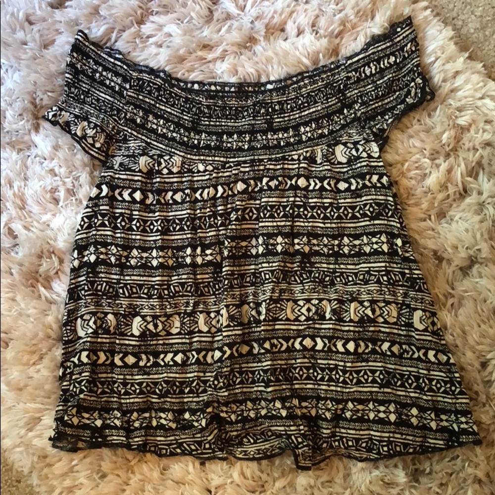 Mossimo • Tribal Patterned Off the Shoulder Top